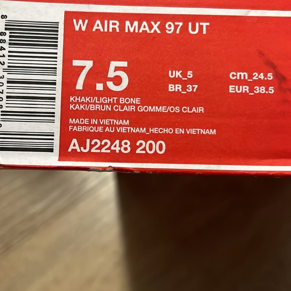 Air Max 97 UT in like new condition, worn once, size 7.5 womens - Picture 2 of 2
